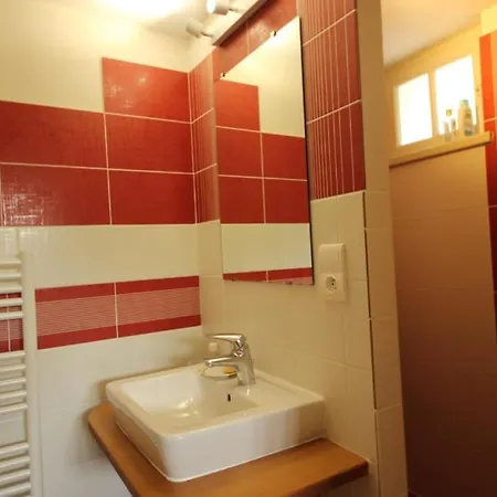 Holiday home Henriette, De Charme Entre Et Marche La Bree-les-Bains