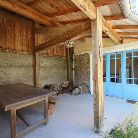 Henriette, De Charme Entre Et Marche